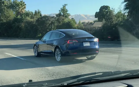 ДТП в Техасе с Tesla: чья вина — автопилот или водитель?